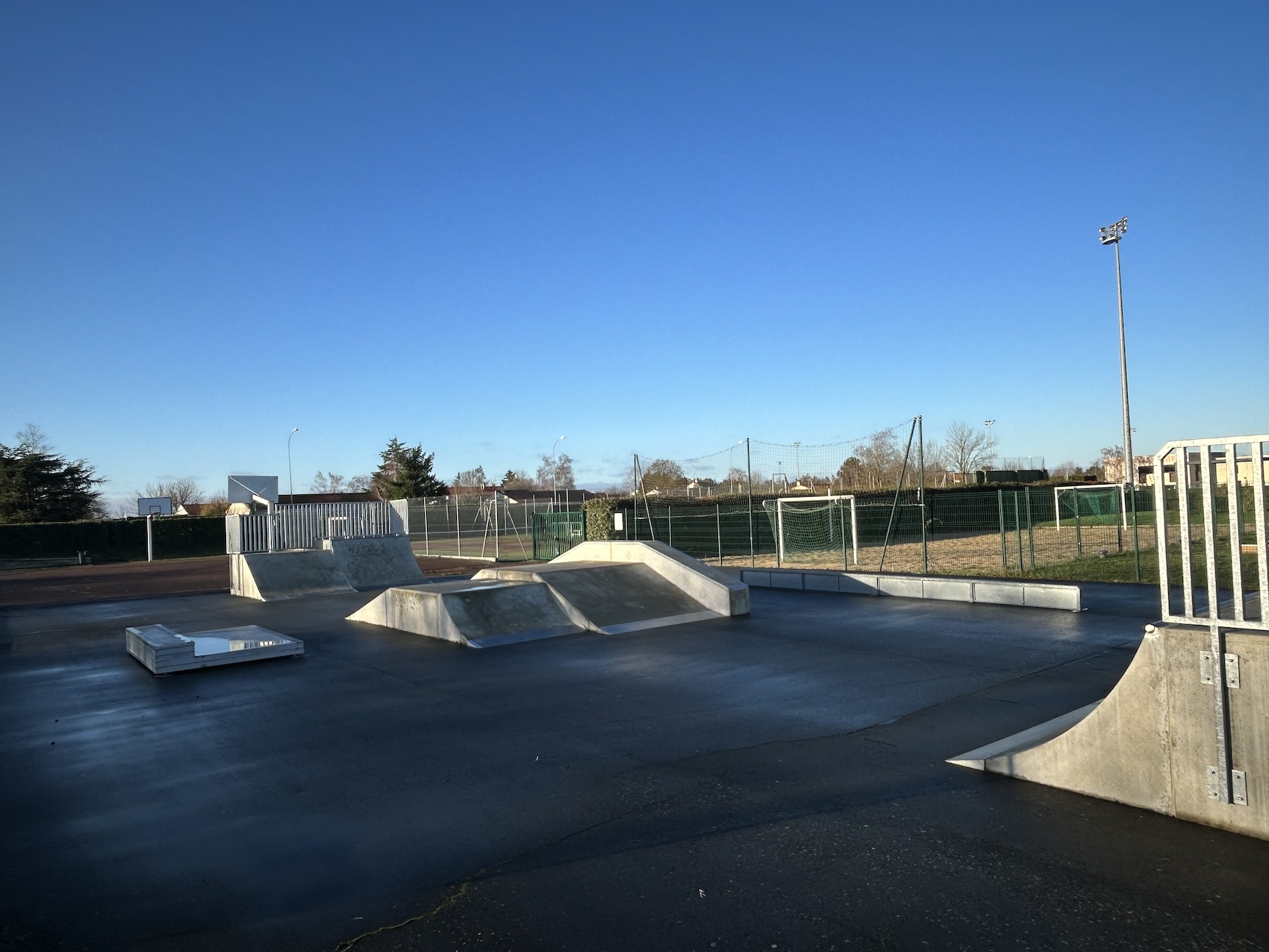 Neuville de Poitou skatepark